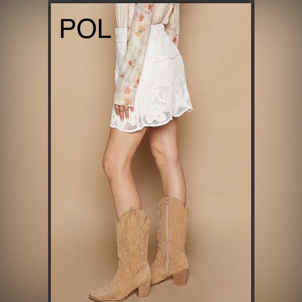 POL cream crochet mini skirt with pearl center buttons - Picture 3 of 5